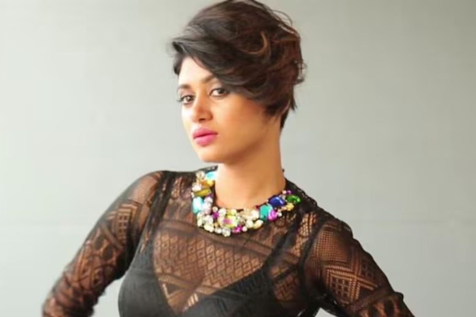 oviya